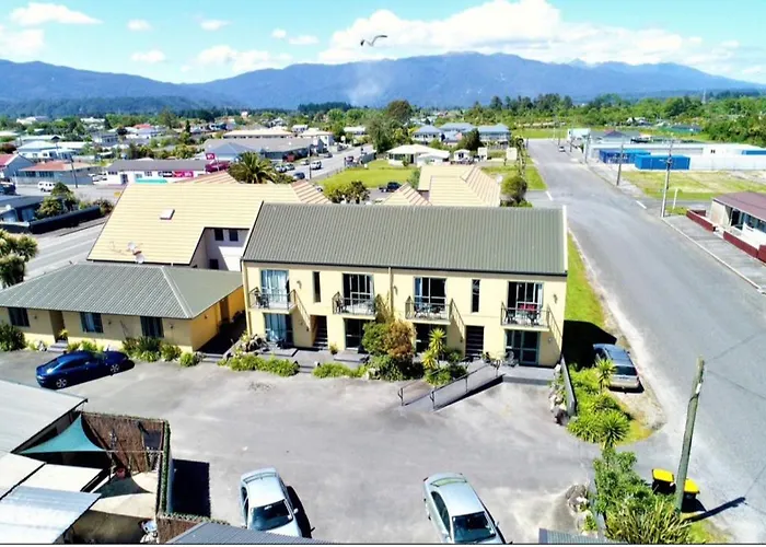 Palmcourt Motel
